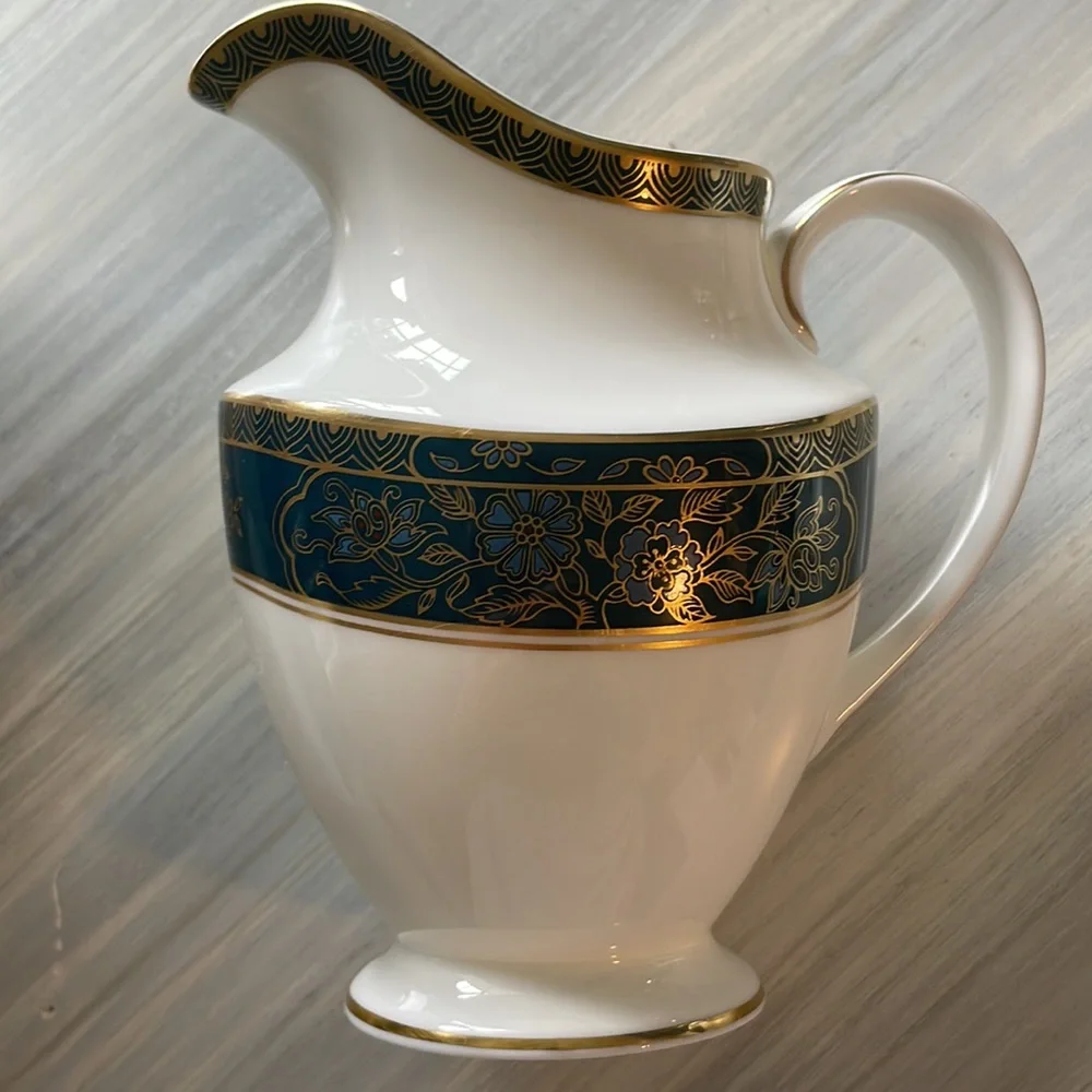 Royal Doulton Carlyle Teapot, Creamer And Covered Sugar Bowl